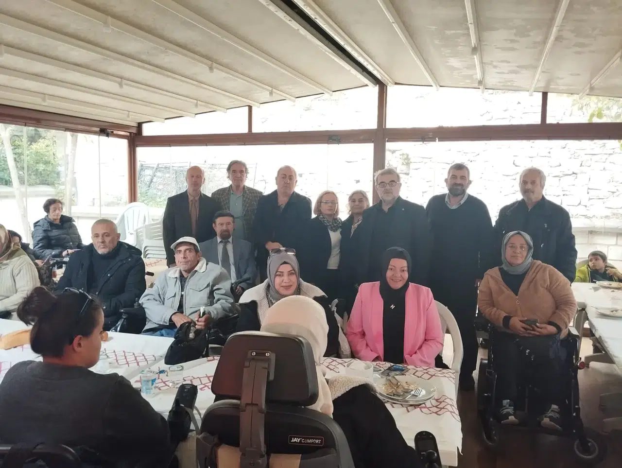 Manisa Vakfı engellileri unutmadı