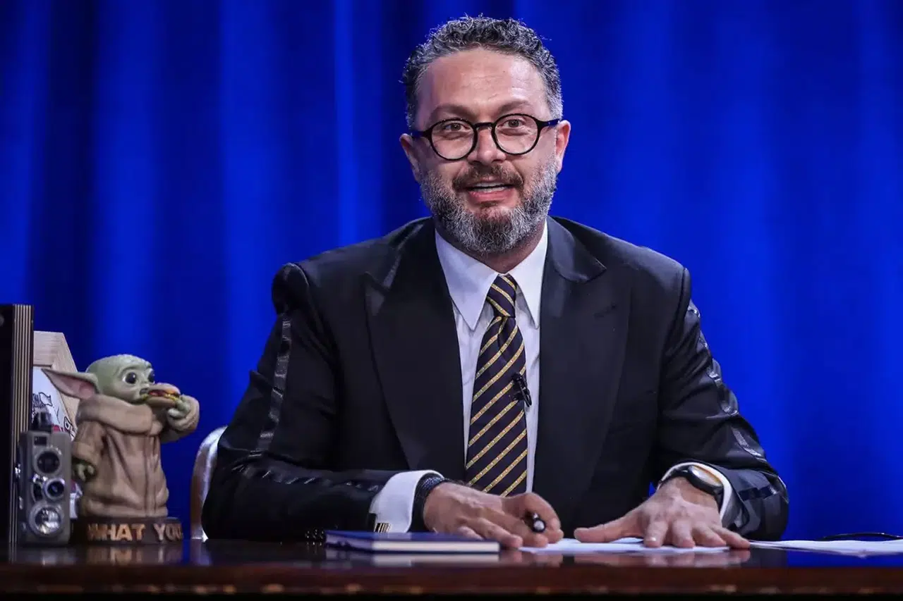 Ünlü sunucu gönlünü kendinden 16 yaş küçük fenomene kaptırdı