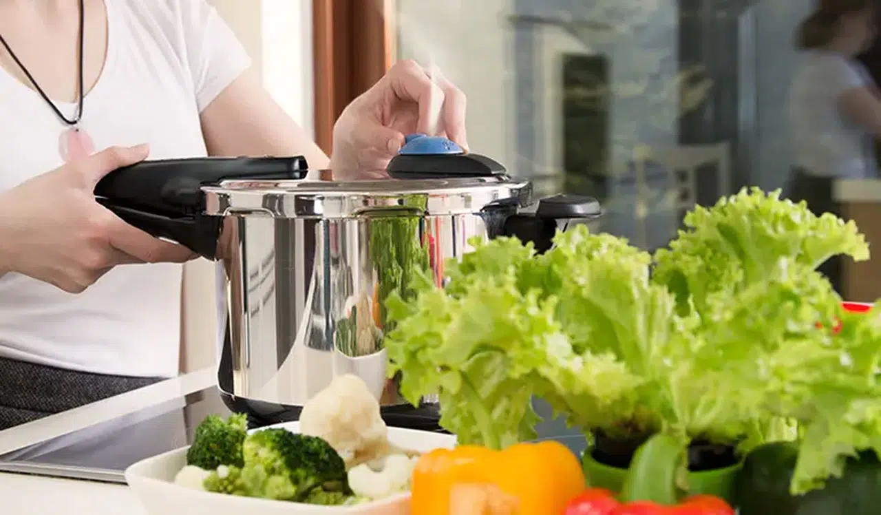 Düdüklü Tencere Kullanırken Bu Kurallara Dikkat! Hem Güvenlik Hem Lezzet İçin Altın Değerinde Tavsiyeler