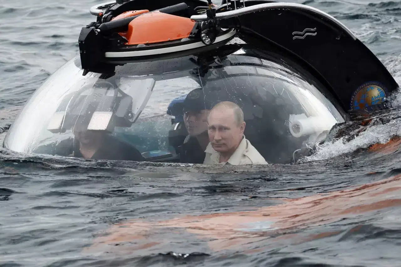 2 ülkeden tarihi ittifak! Putin'in denizaltılarını avlayacaklar