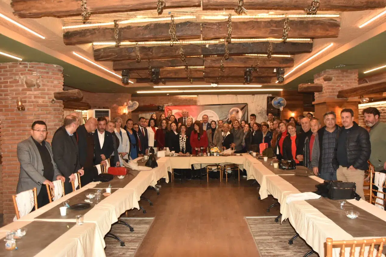 Manisa Dostlar Meclisi kadın milletvekillerini ağırladı