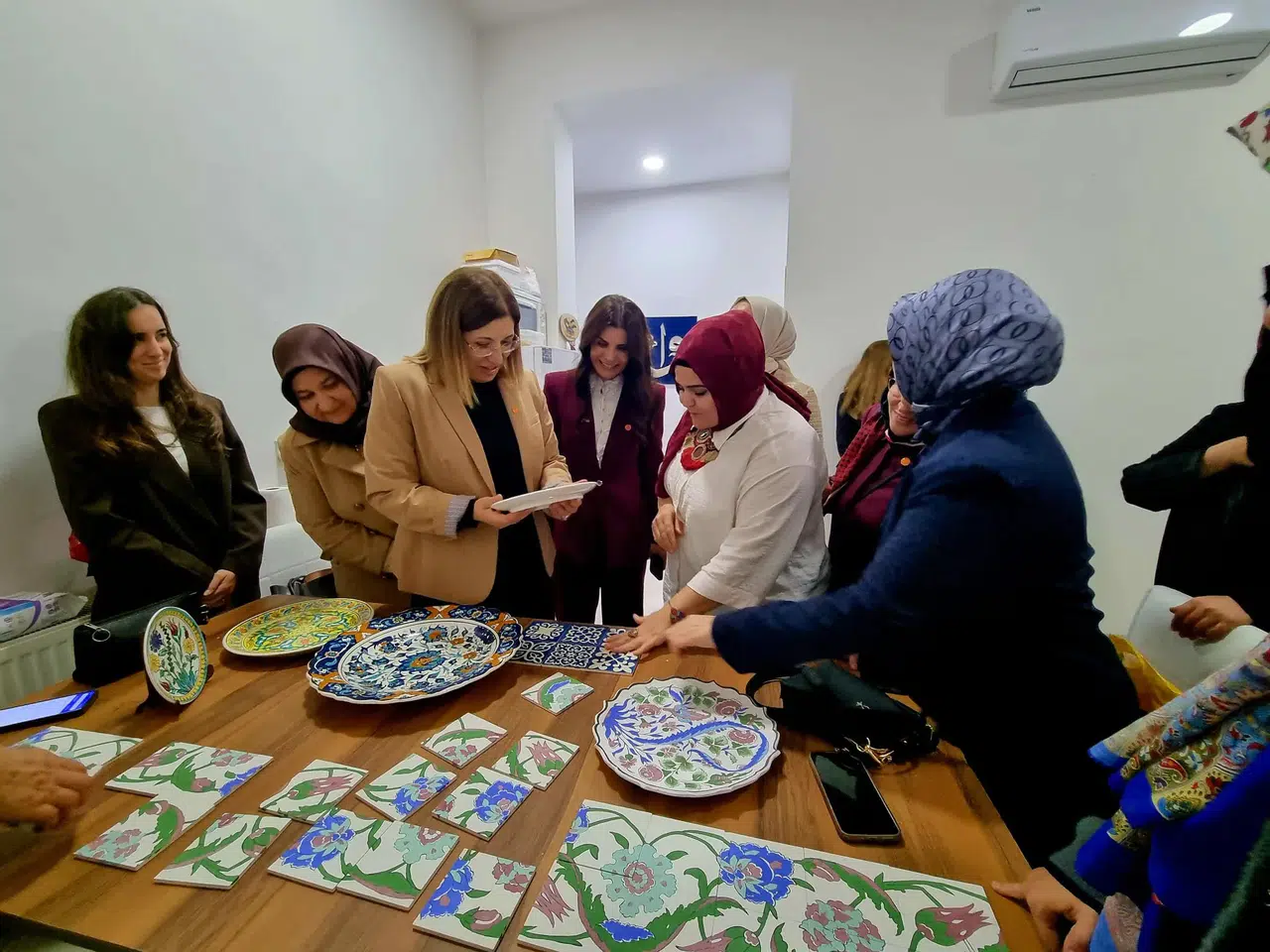 KADEM Yönetim Kurulu Başkanı Av. Canan Sarı'dan Manisa’da Kapsamlı Ziyaretler