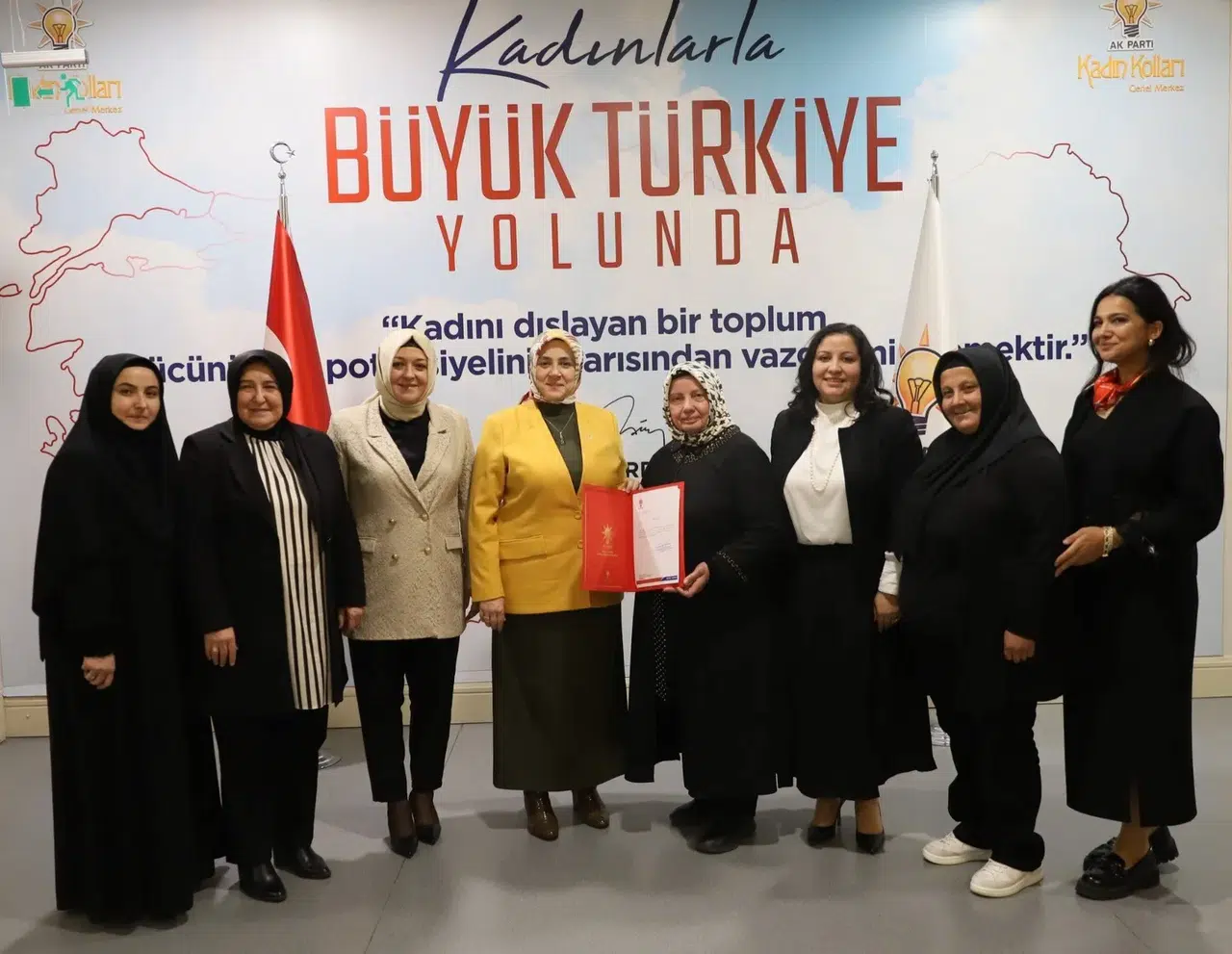 AK Parti Kula Kadın Kolları Başkanı Şerafet Küçükkalfa oldu