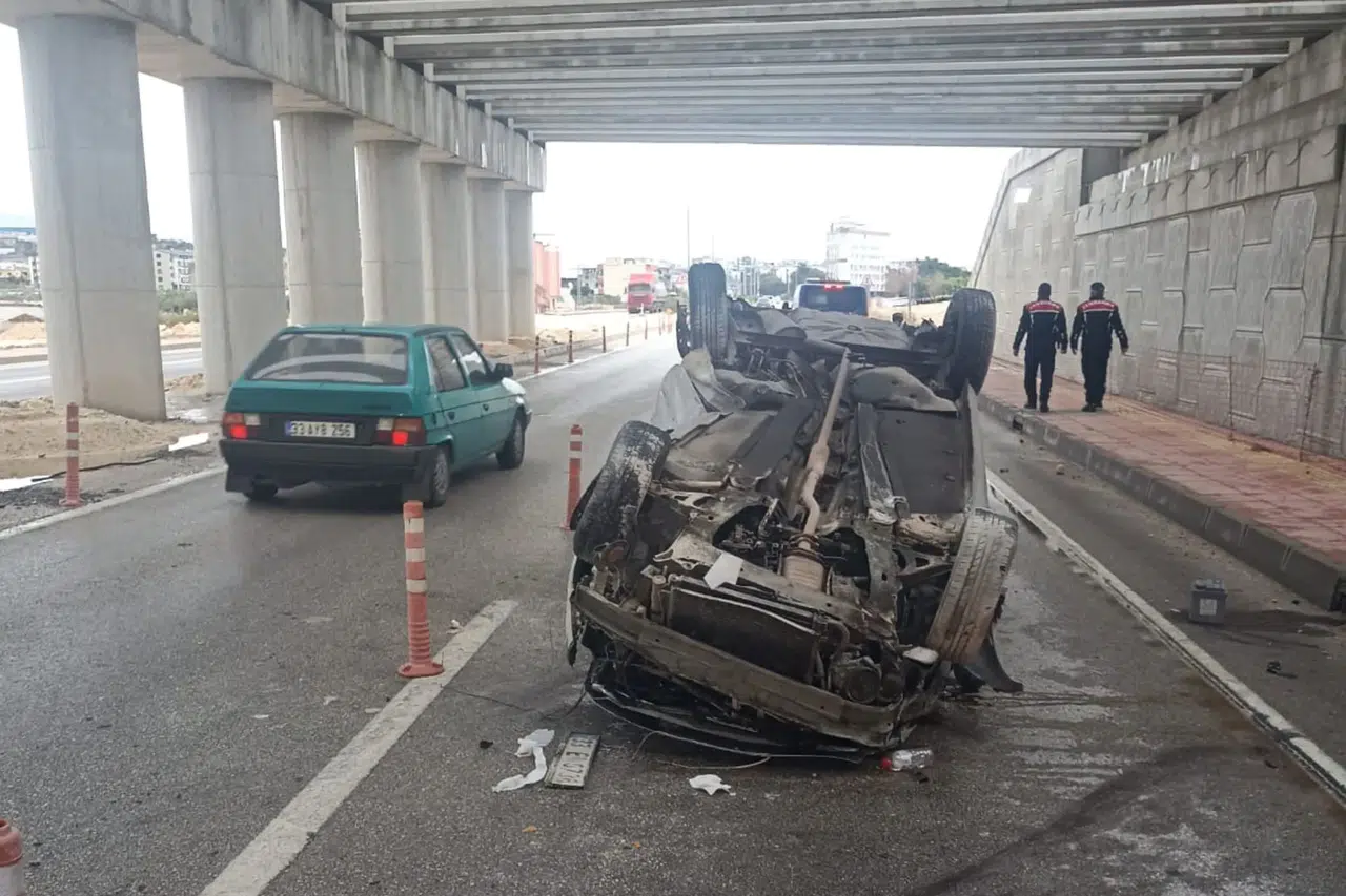 Kontrolden çıkan otomobil takla attı