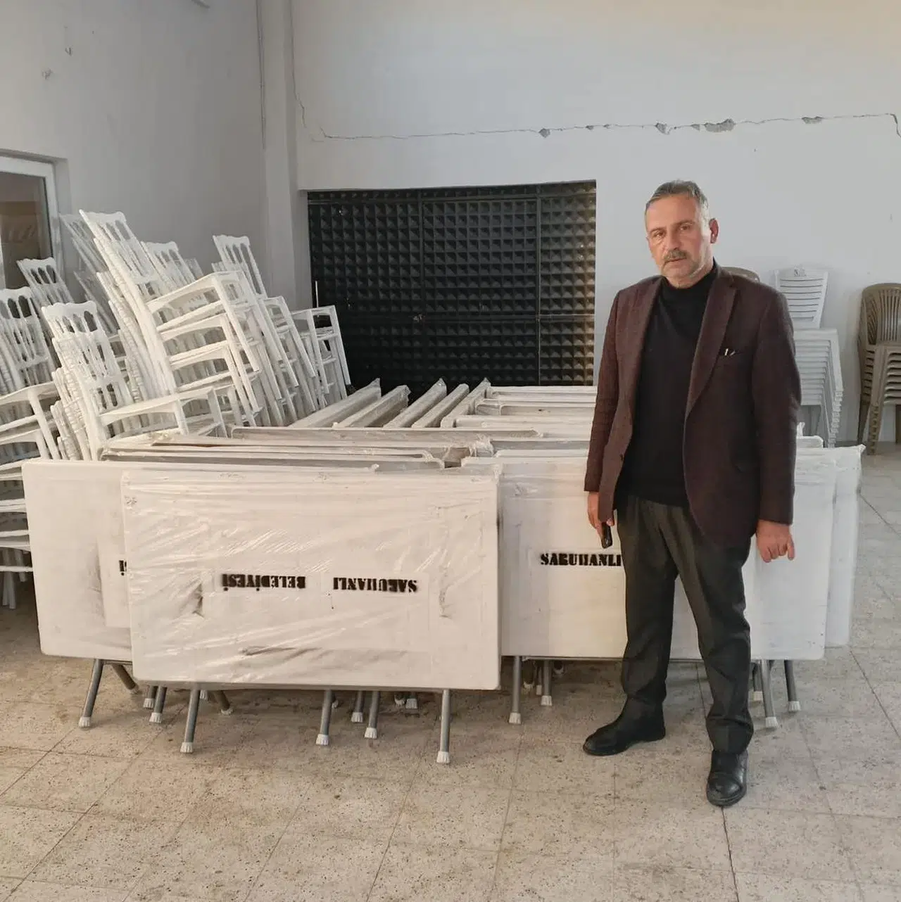 Saruhanlı Belediyesinden Mahallelere Masa Desteği