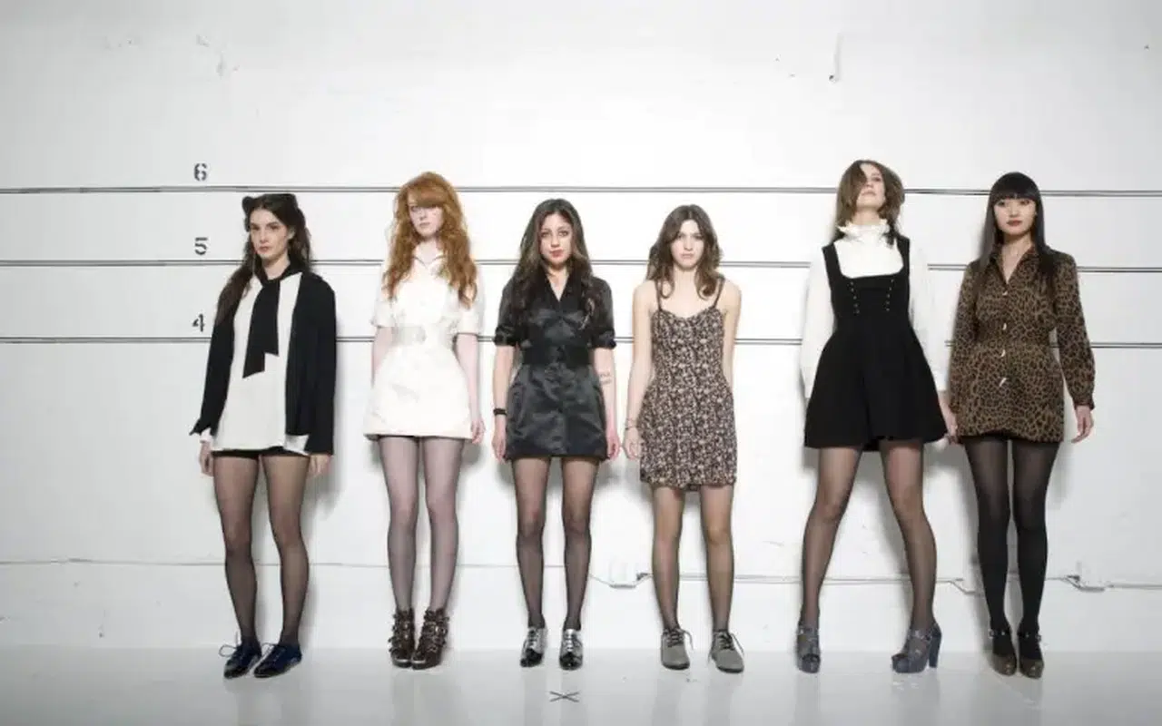 Boyu Uzun Göstermenin Stil Sırları: Uzmanlardan Giyinme Tüyoları