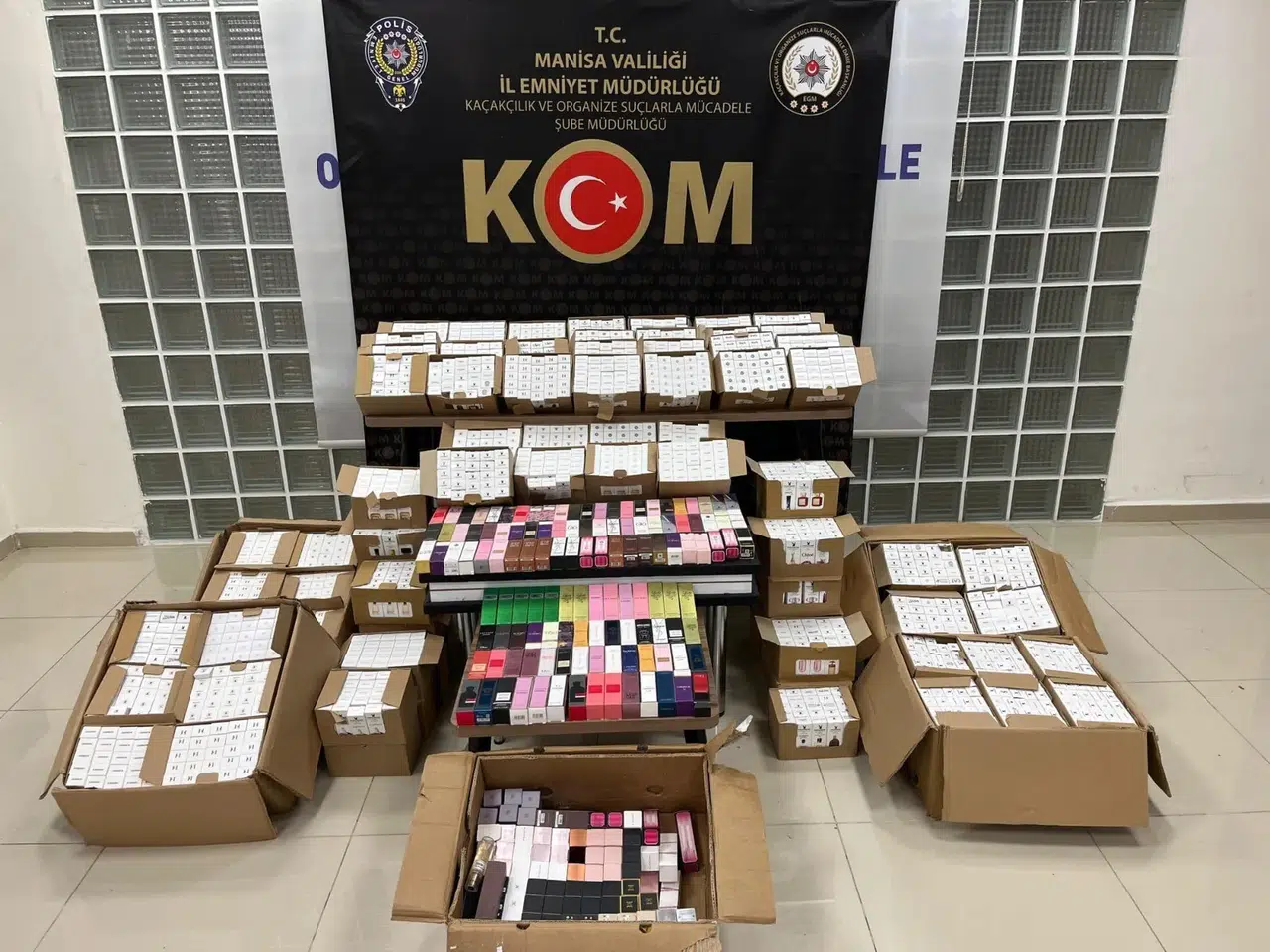 Kasım ayında binlerce kaçak ürün ele geçirildi