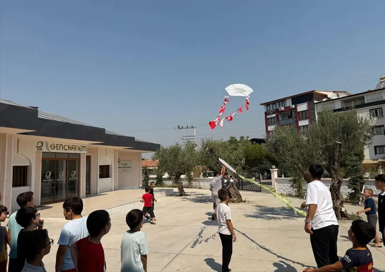 "Filistin için Özgürlük" temalı uçurtma etkinliği yapıldı