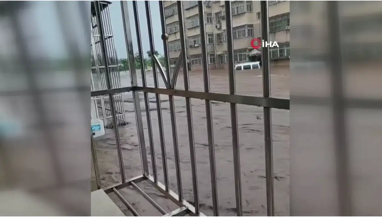 Çin’de sel felaketi 30 kişinin canını aldı