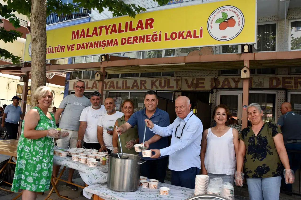 Manisa Malatyalılar Derneği’nden 500 kişilik aşure hayrı