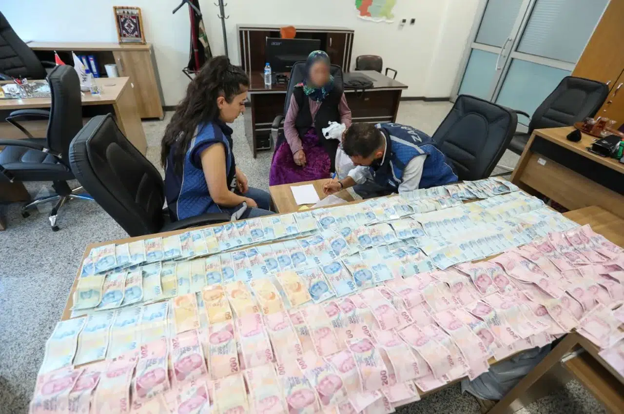 Dilencinin üzerinden çıkan para şok etti!