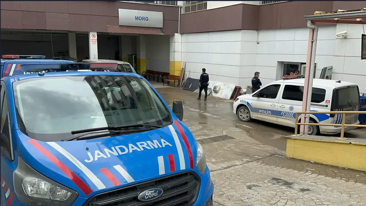 Genç kadın evinde ölü bulundu