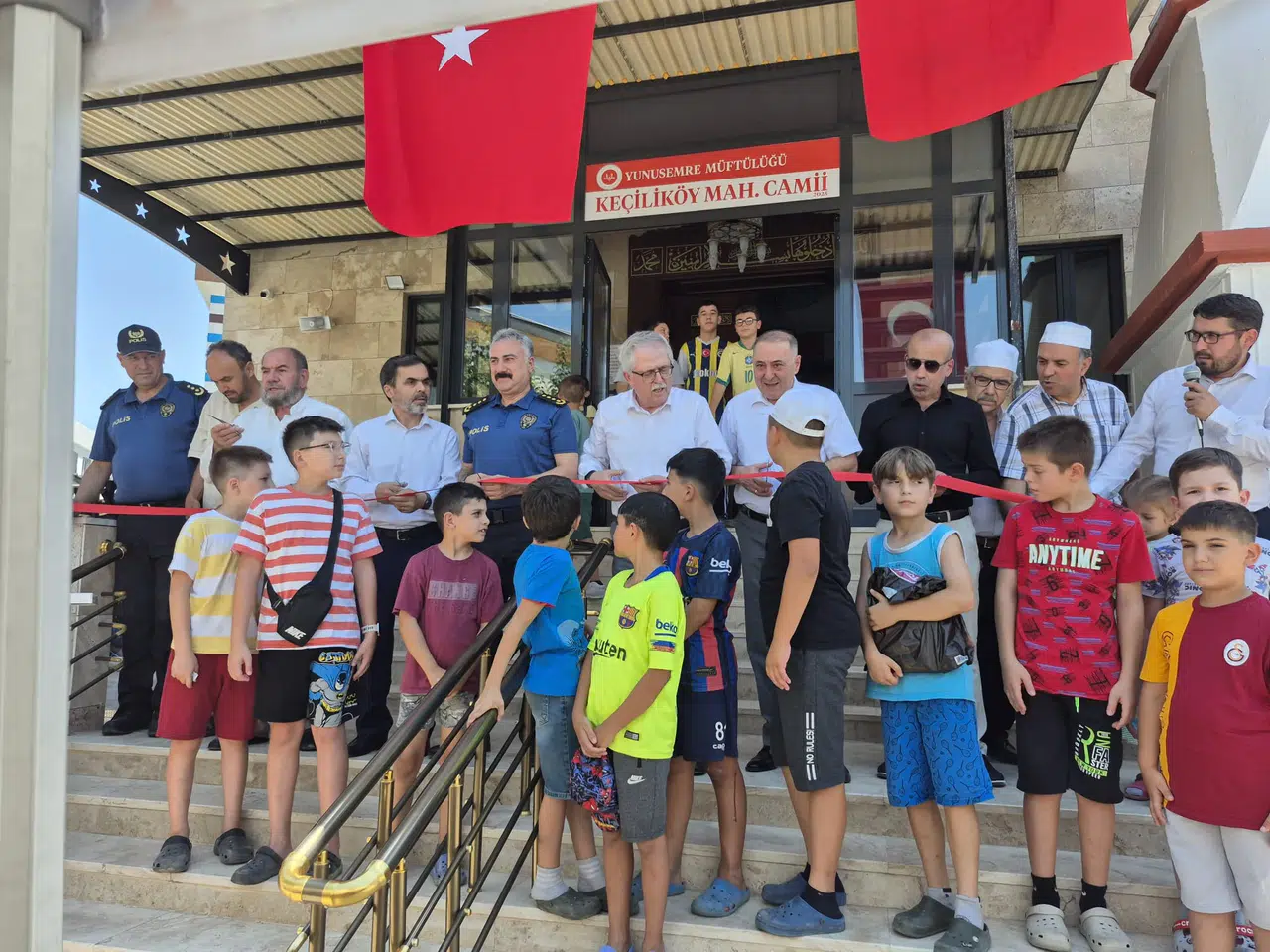 Keçiliköy Camii ibadete açıldı