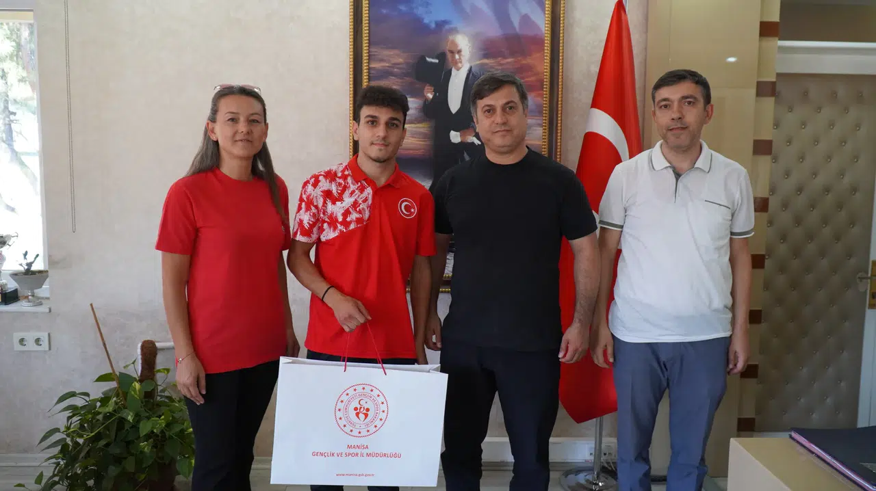 İl Müdürü Öztürk’ten Balkan Üçüncüsü Buğra Güleryüz’e Tebrik