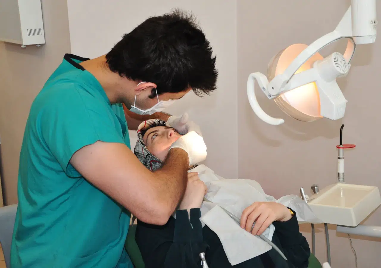 MANİSA’DA DİŞ HEKİMLERİ 2 GÜN İŞ BIRAKACAK