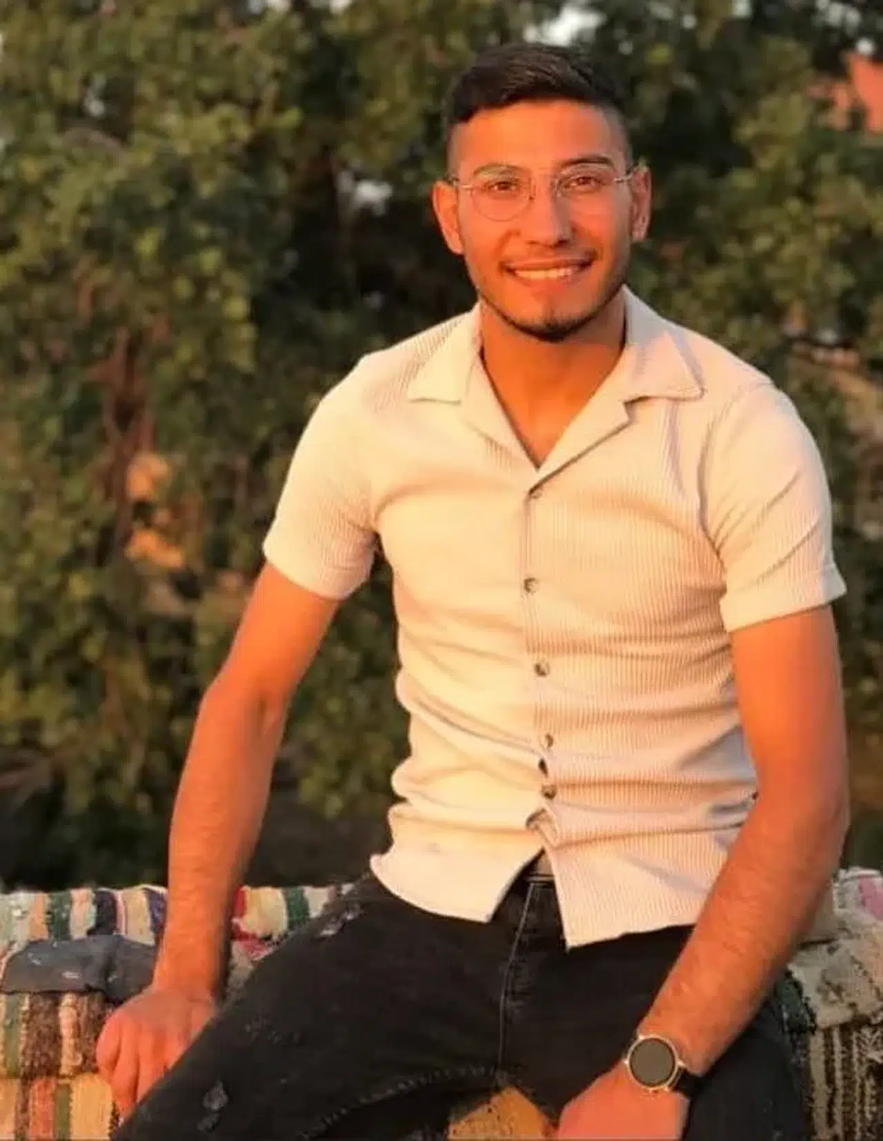 Serinlemek için girdiği nehir canını aldı