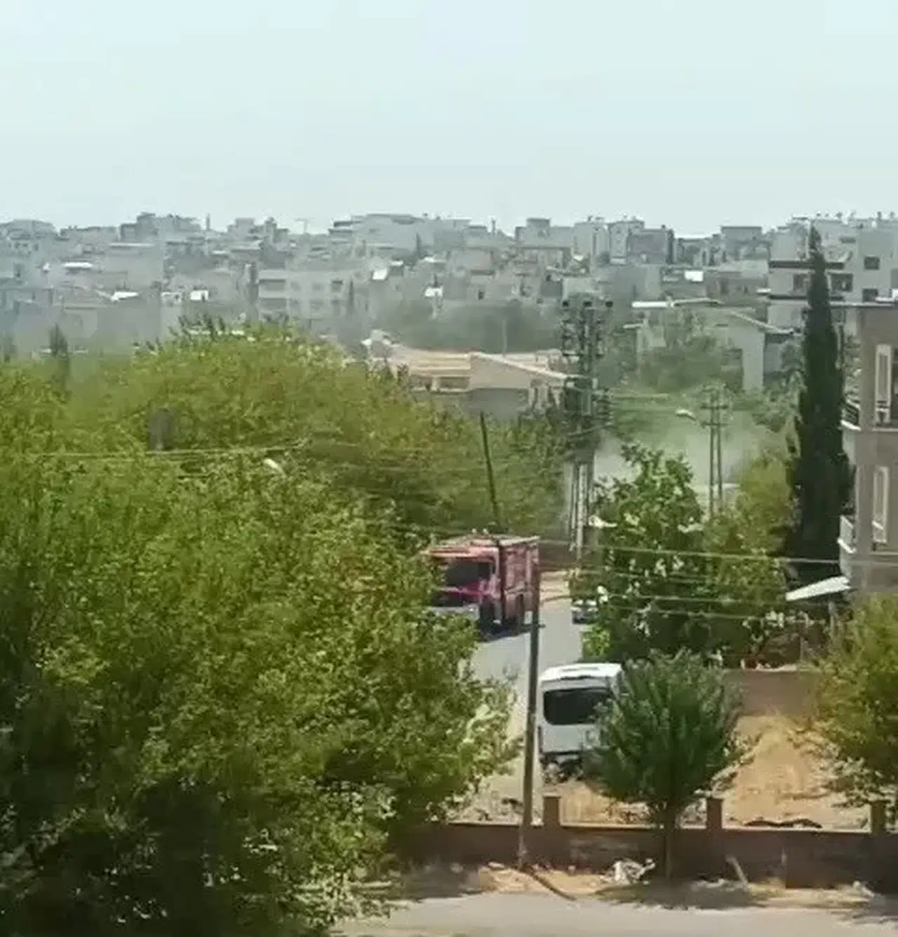 Sıcaklığa dayanamayan trafo alev aldı