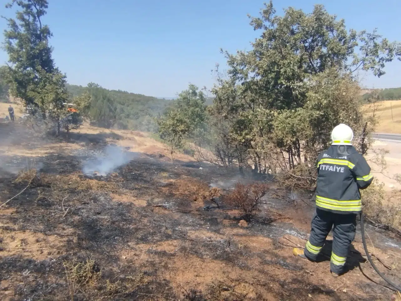 Manisa'da korkutan arazi yangını