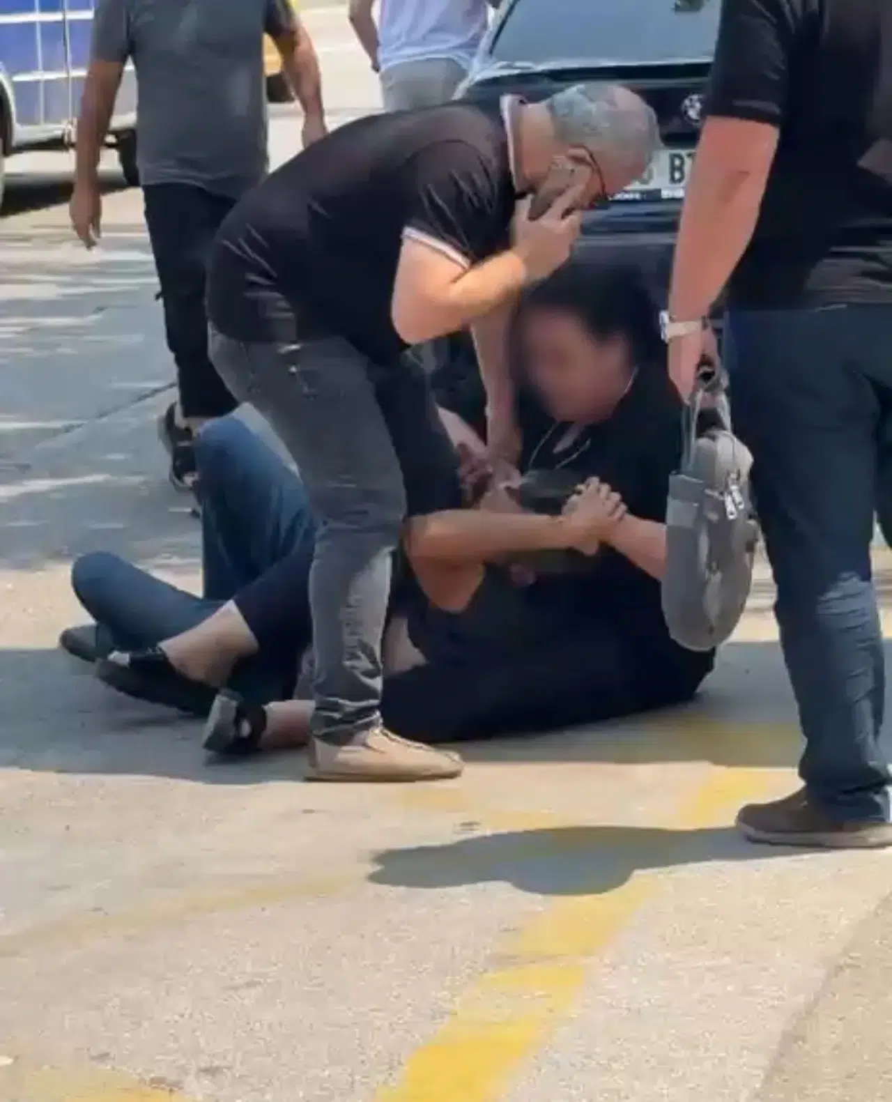 Bu sefer dayak yiyen kocaydı: Eski eşe meydan dayağı