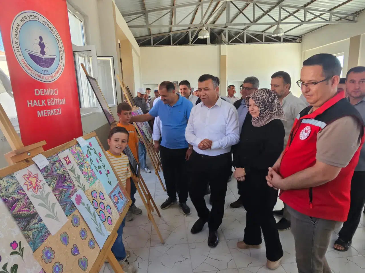 Köy çocukları sanat dolu bir tatil geçirdi