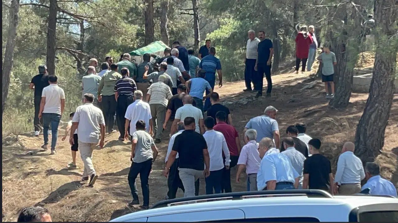 Kazada kaybeden anne ve kızı toprağa verildi