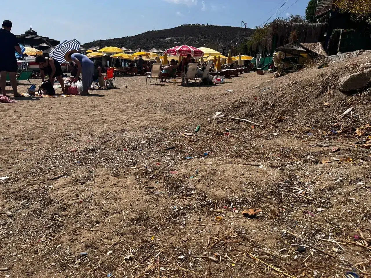 Avşa Adası’nda izmarit krizi! Tatilciler belediyeye isyan etti