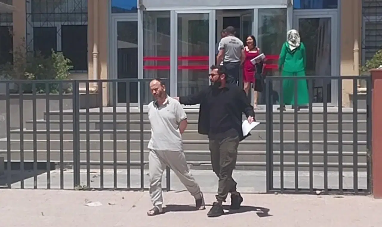 Annesini katleden şahıs, bir ay olmadan cezaevinde öldü