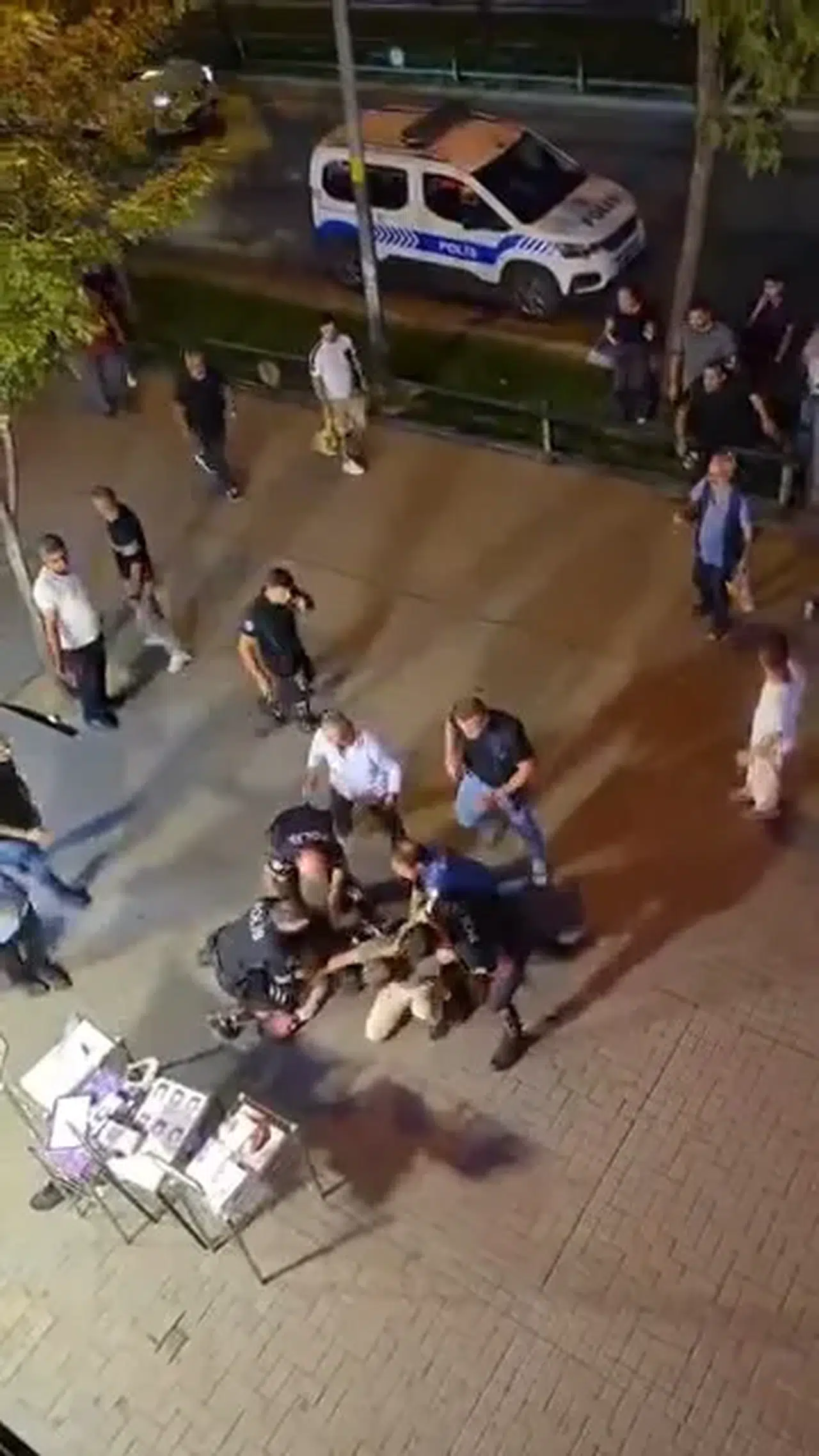 Meydan muharebesi gibi kavga : 4 yaralı