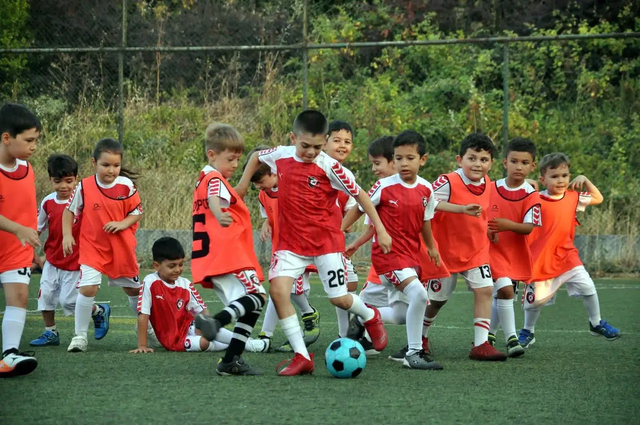 YILDIZSPOR 45 FK YAZ OKULUNDA İKİNCİ DÖNEM BAŞLIYOR