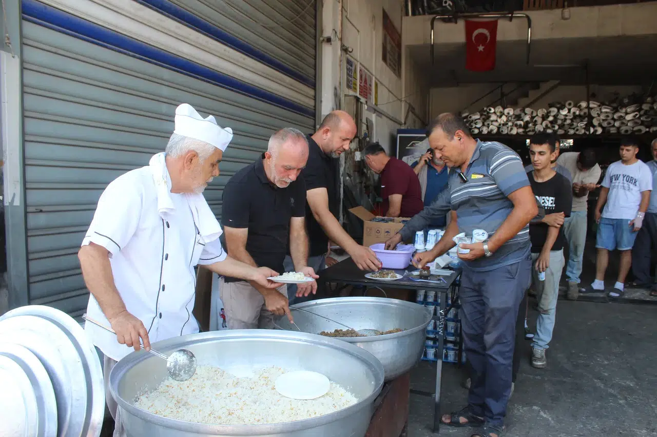 Sanayi esnafı pilav hayrında buluştu