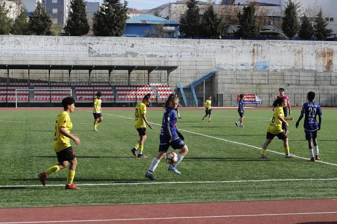 Zafer spordan bir sporcu daha Amerika yolcusu