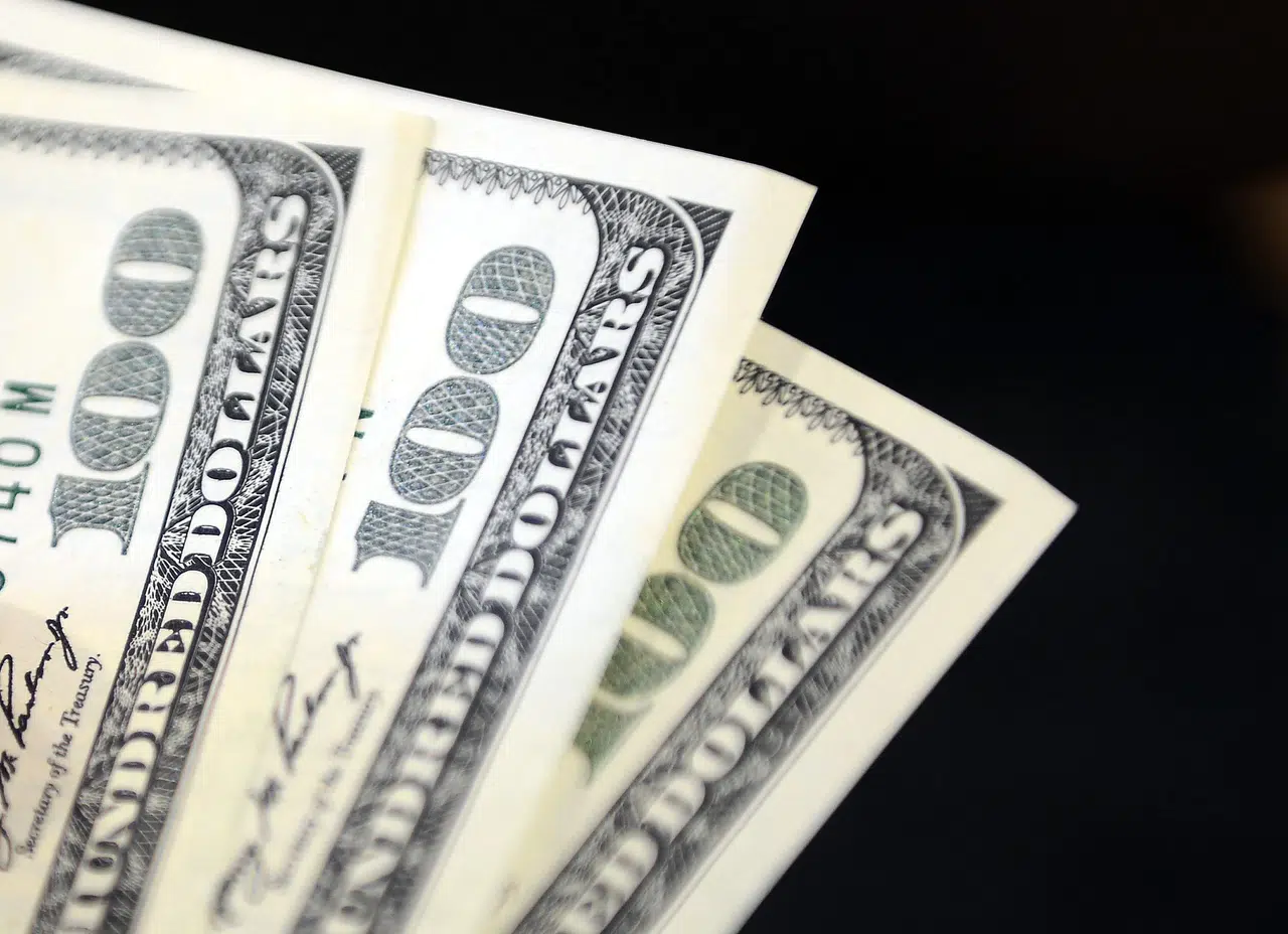 Bugün İtibariyle dolar euro ne kadar?