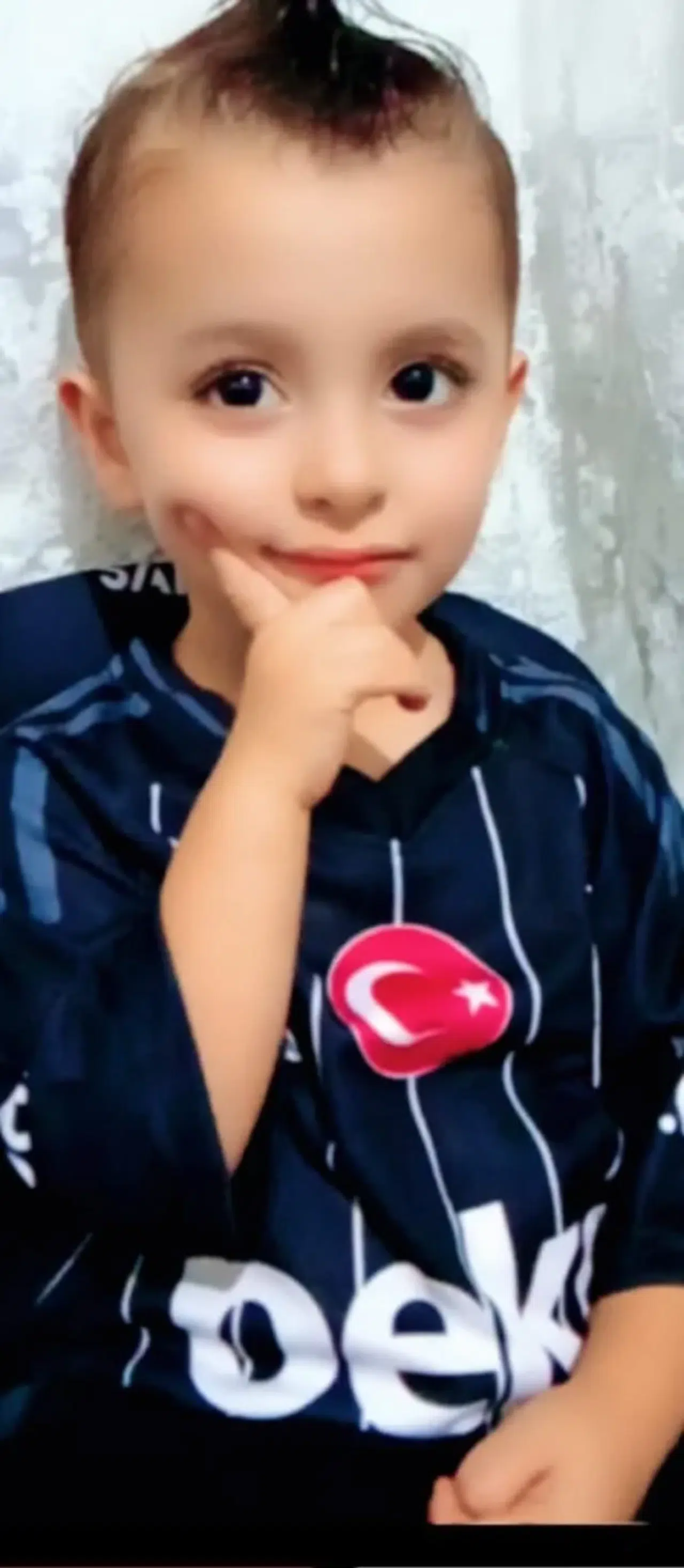 Otobüsün altında kalan minik hayatını kaybetti