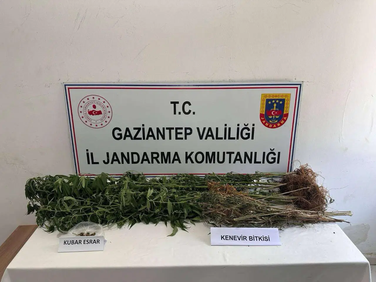 Uyuşturucu tacirlerine geçit yok!