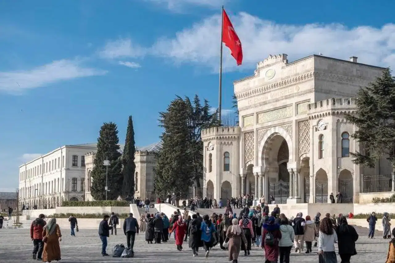 YÖK 2025 Üniversite Kayıt Takvimini Açıkladı: İşte E-Kayıt ve Şahsen Kayıt Detayları