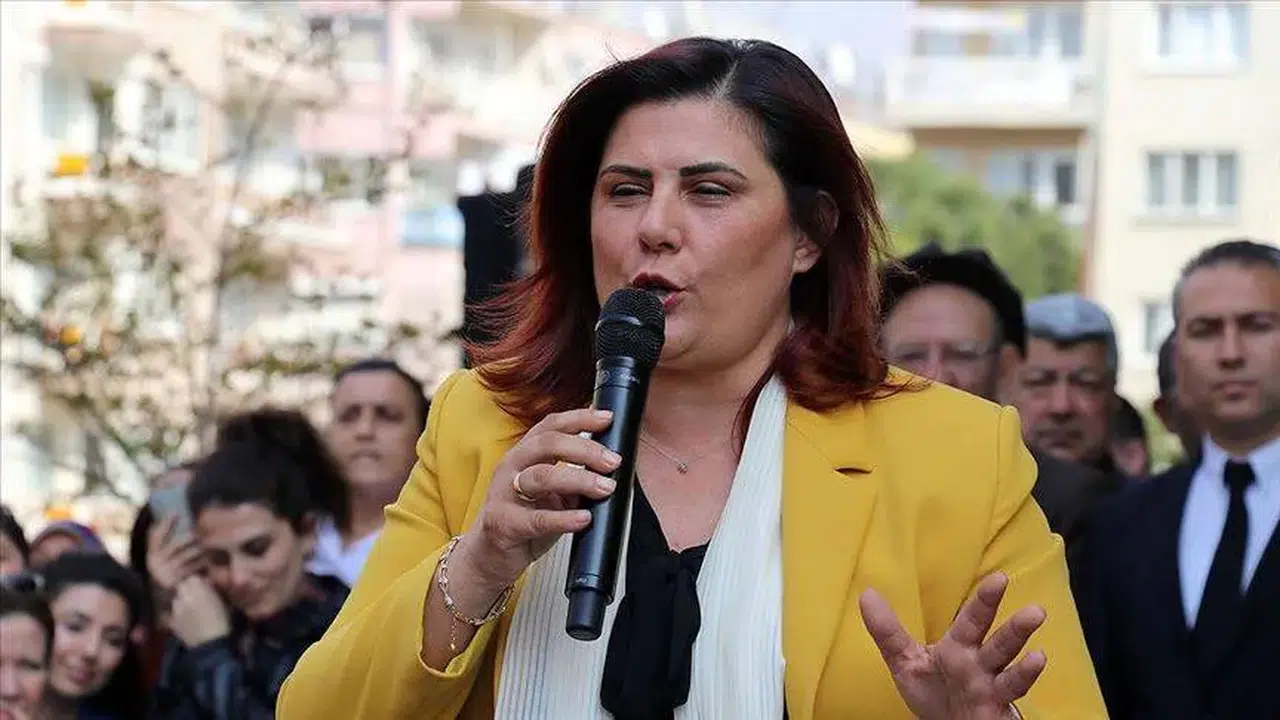 Özlem Çerçioğlu CHP'den istifasını resmen duyurdu