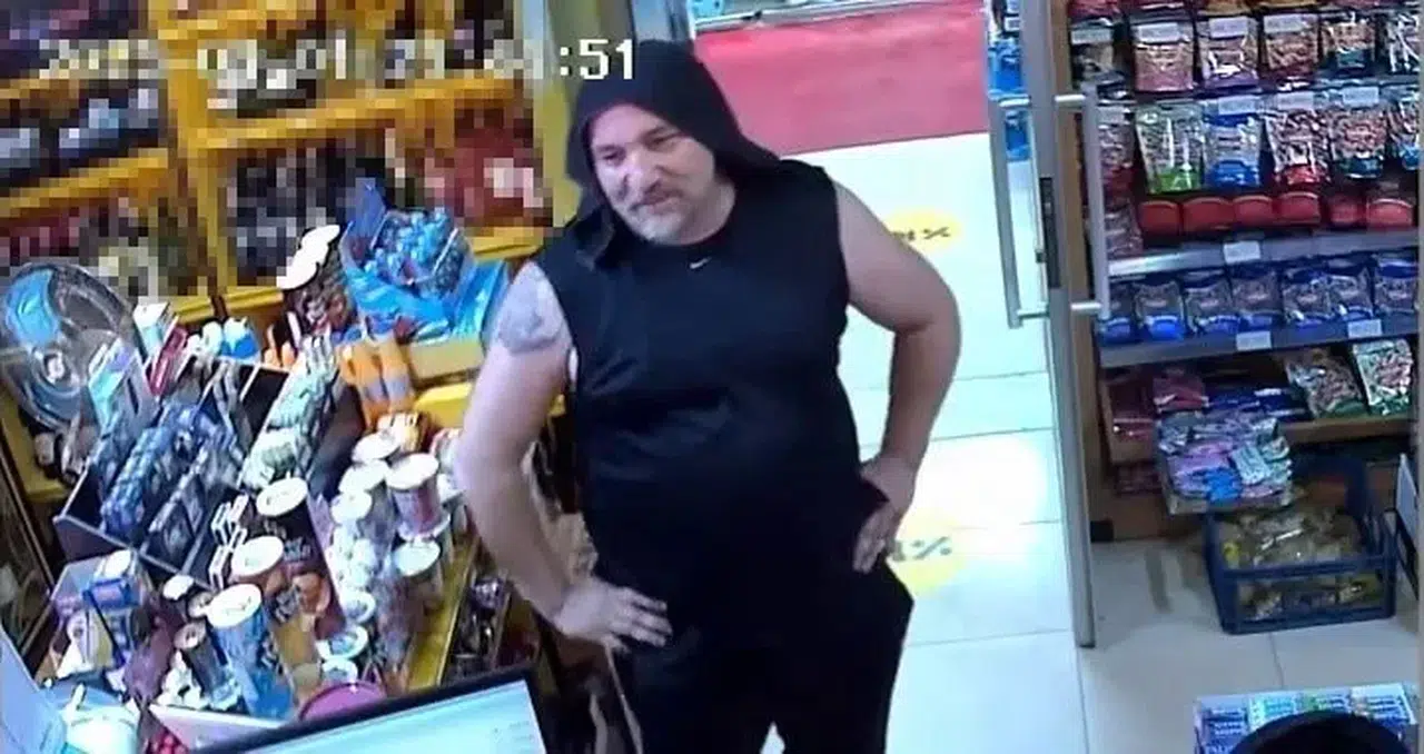 Gülmek hayatından etti