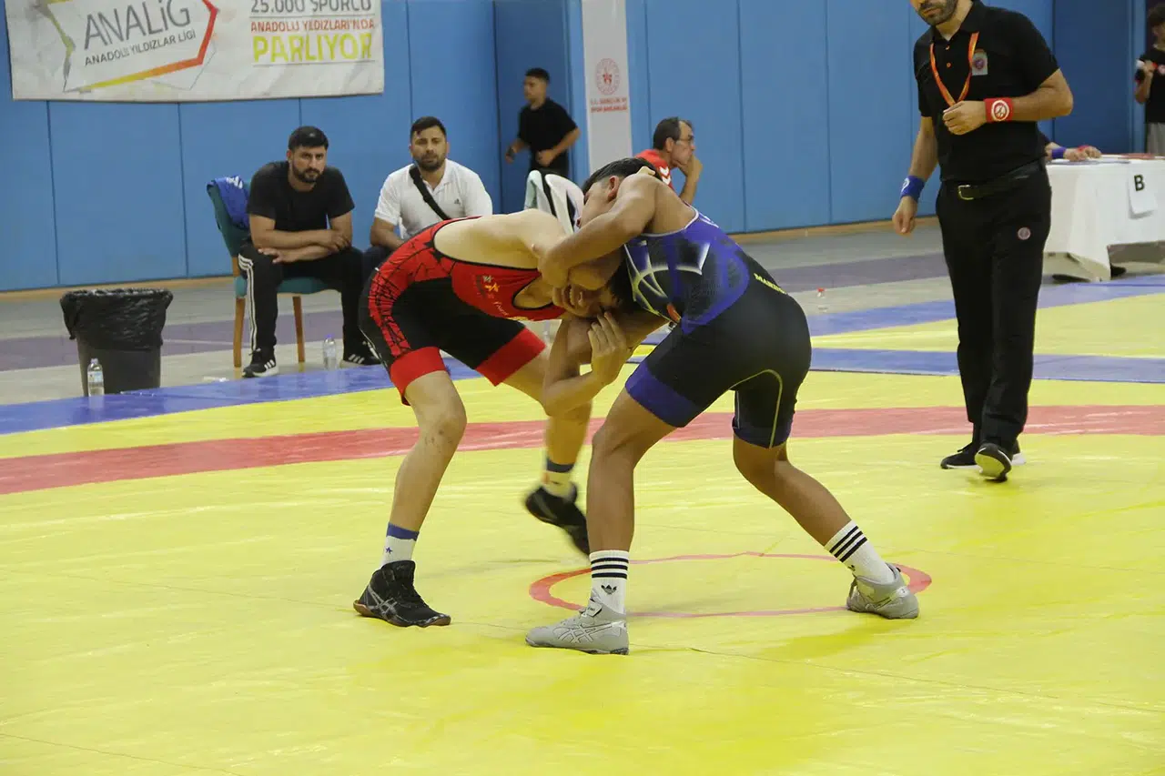 Manisa sporun her dalına sahip çıkıyor
