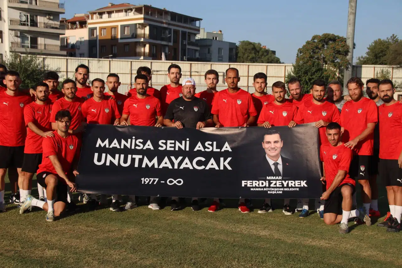 Manisaspor, sezonun ilk antrenmanına duygusal  başladı