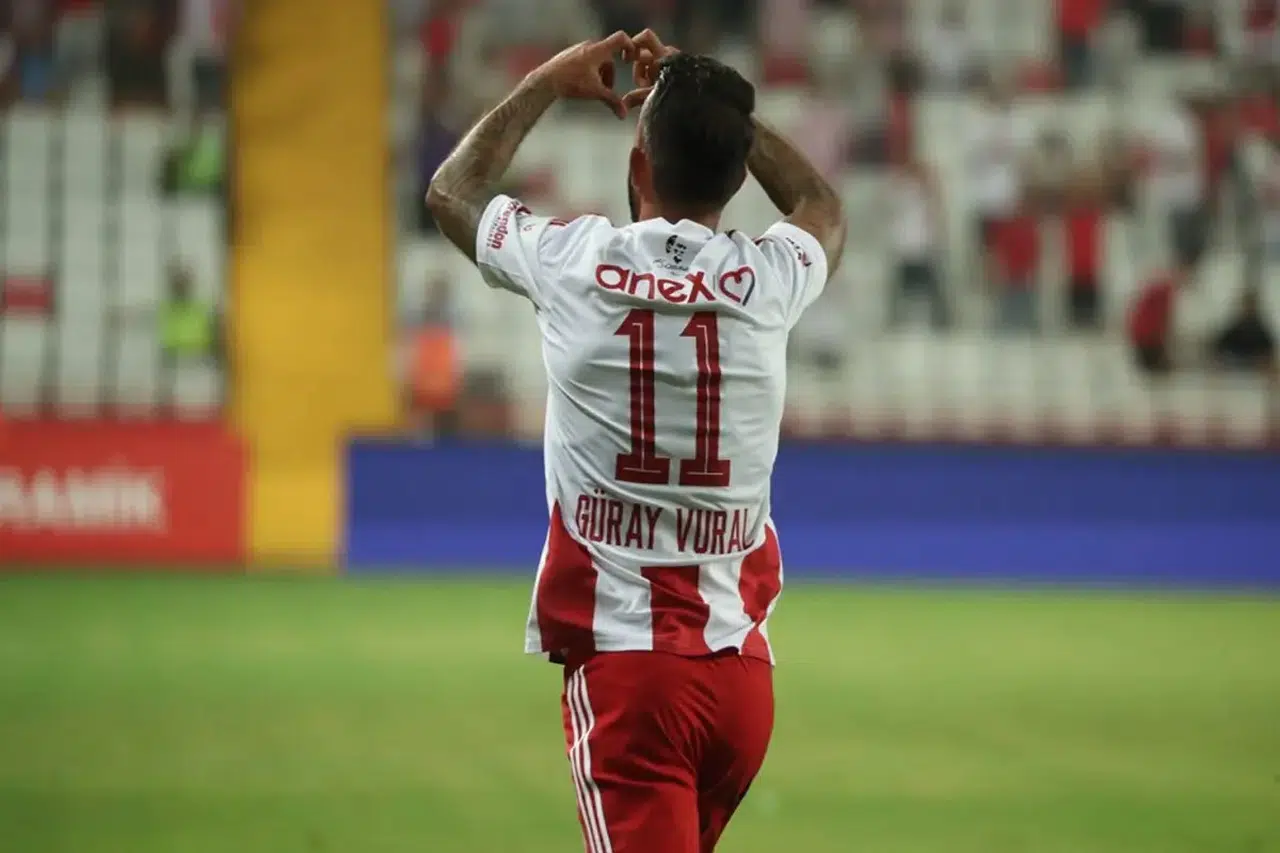 Antalyaspor, Kasımpaşa'ya karşı 3 puanın sahibi