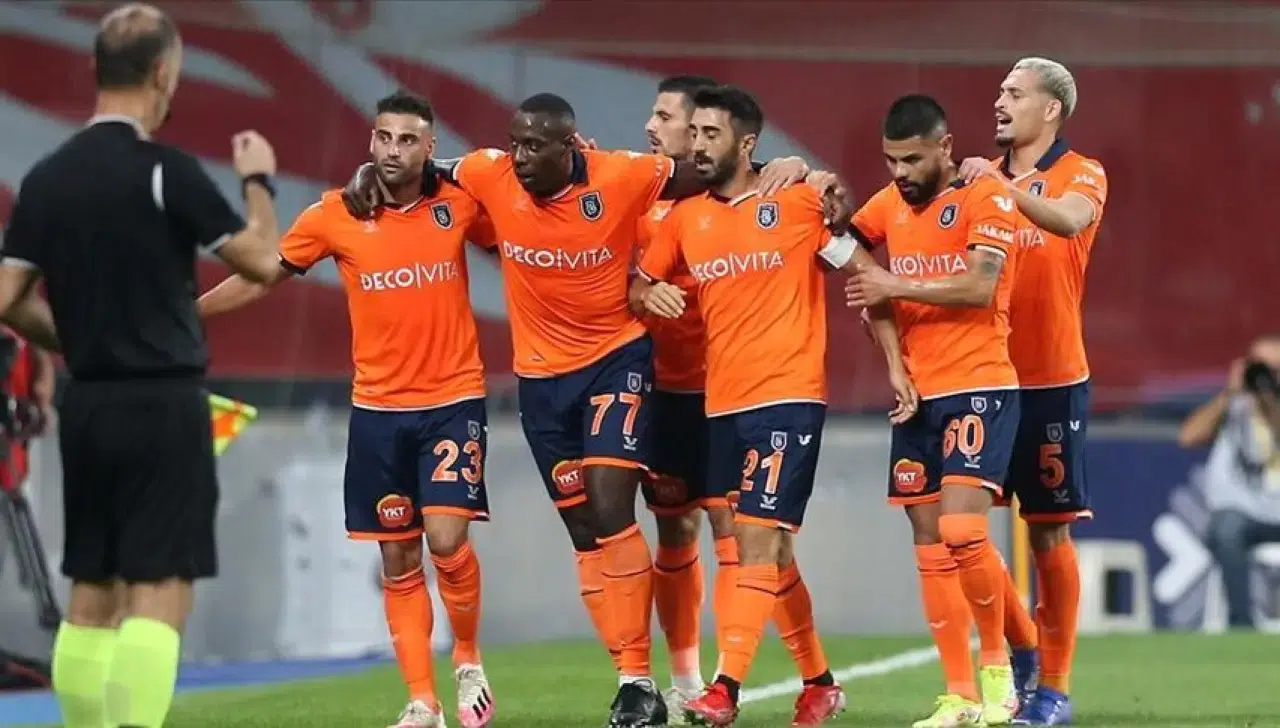 Başakşehir mi Craiova mı Maçı Saat Kaçta Hangi Kanalda Yayınlanacak? Konferans Ligi play-off turunda kader gecesi