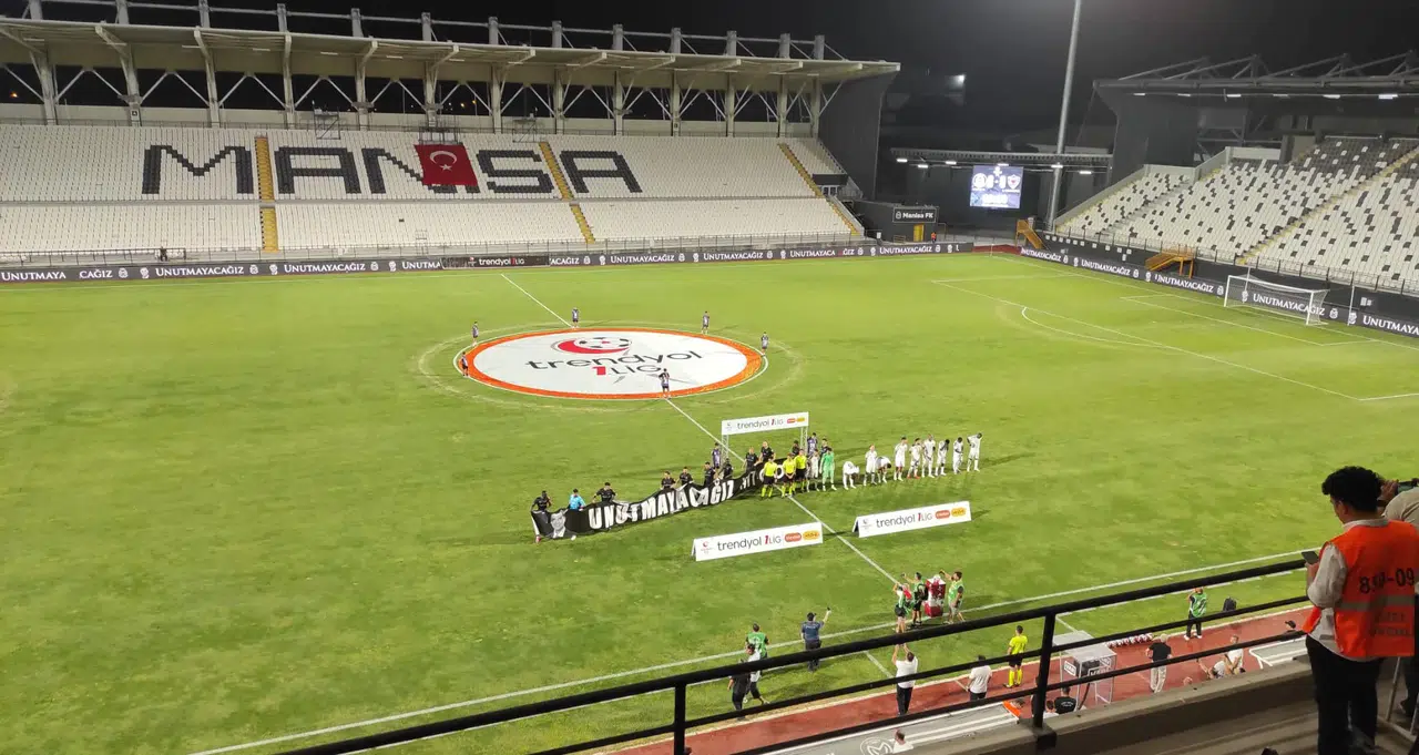Manisa FK’dan duygulandıran pankart