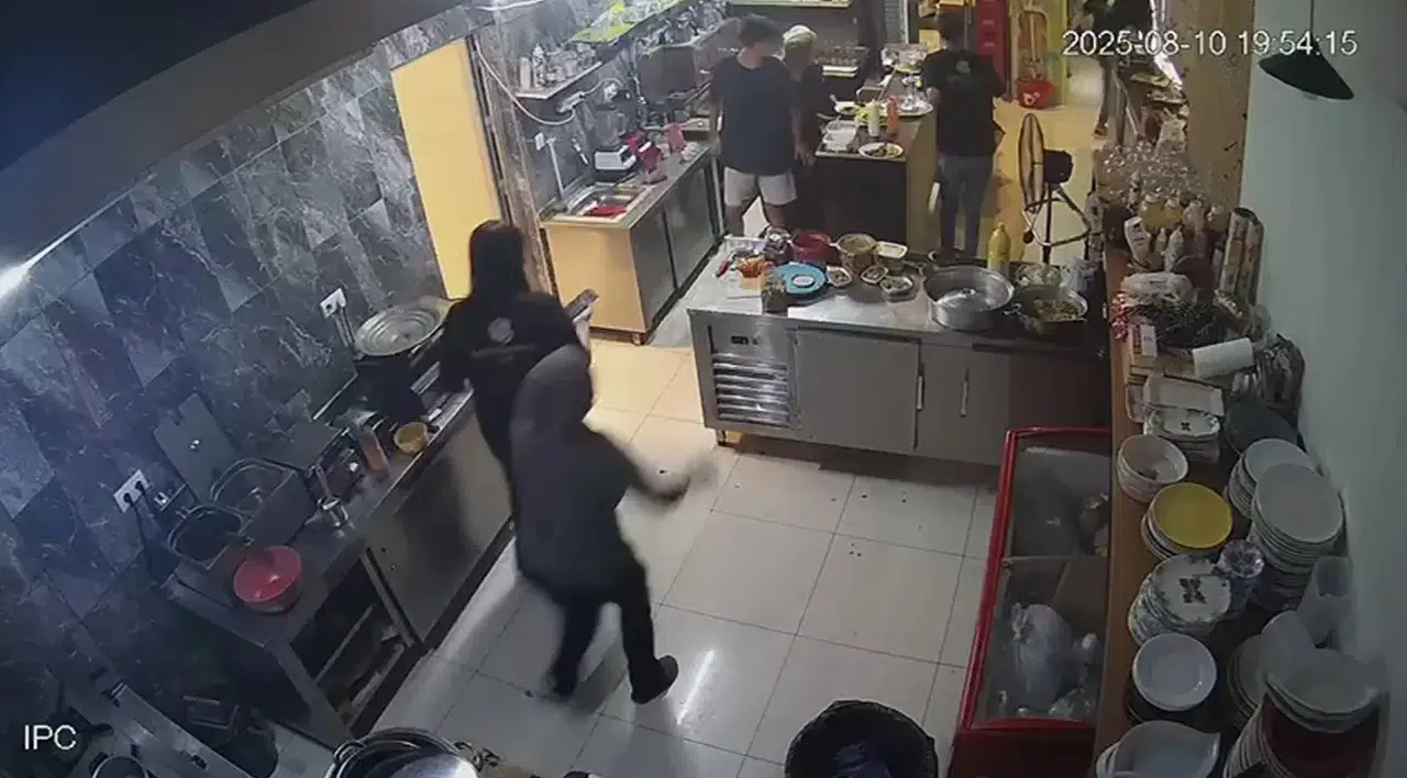 Deprem Manisa’da güvenlik kameralarına yansıdı