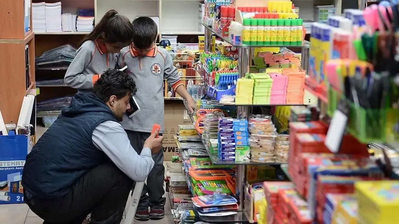 Okullar Açılmadan Müjde! Kırtasiye Yardımı Ödemeleri İçin Tarih Verildi