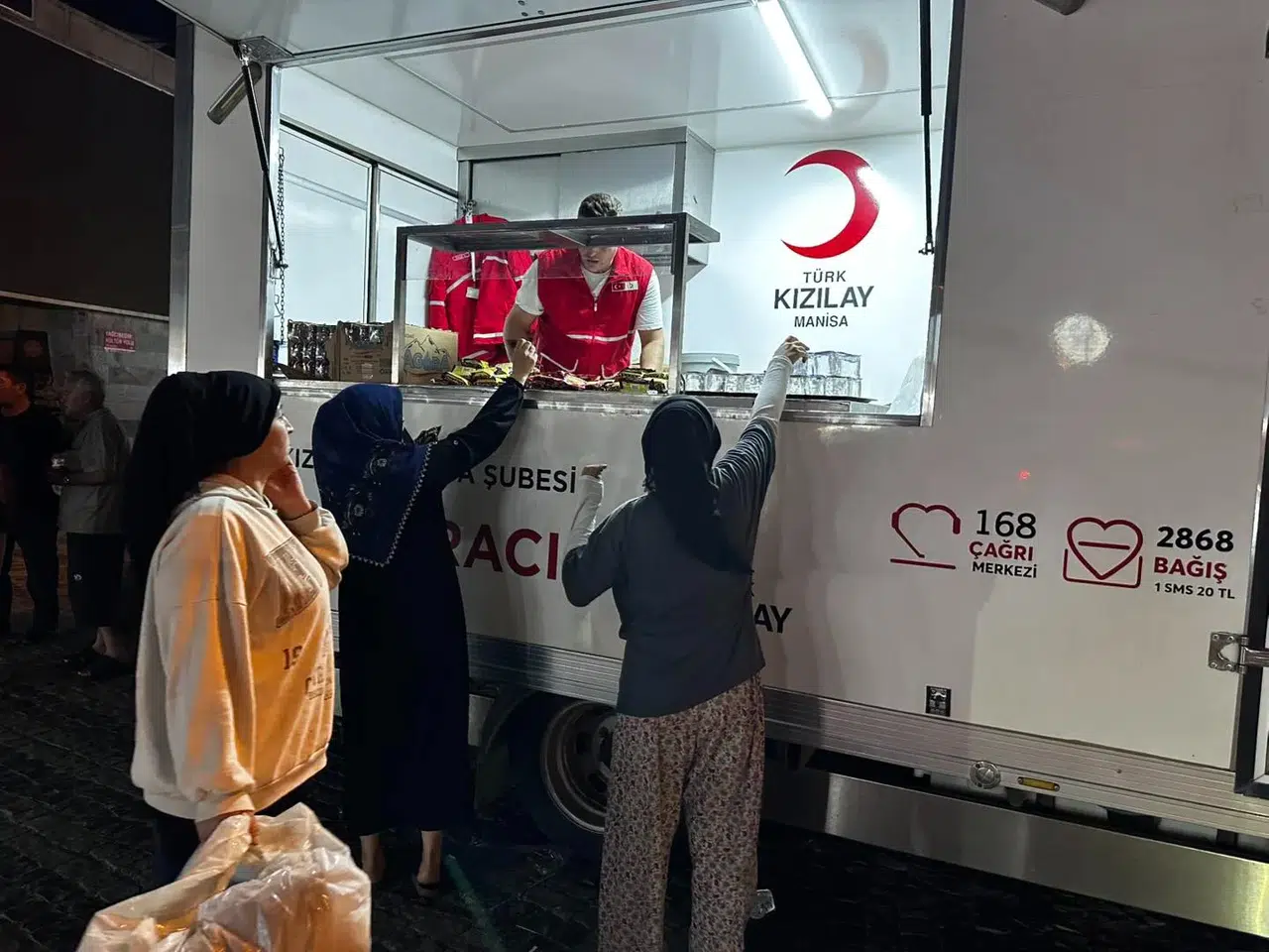 Türk Kızılay Manisa’dan Deprem ve Yangın Bölgelerine Destek