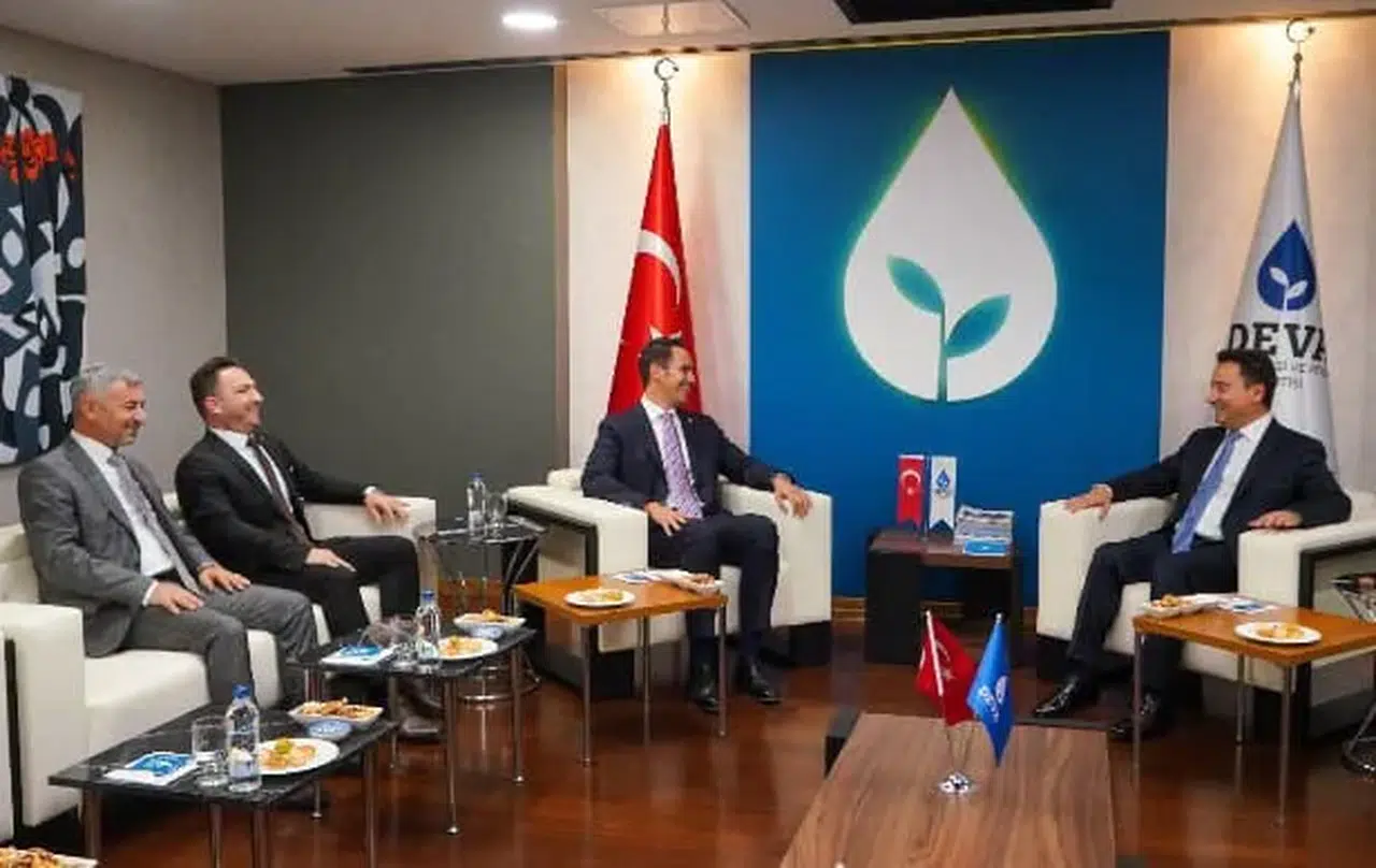 DYP'DEN DEVA'YA ZİRVE ZİYARETİ