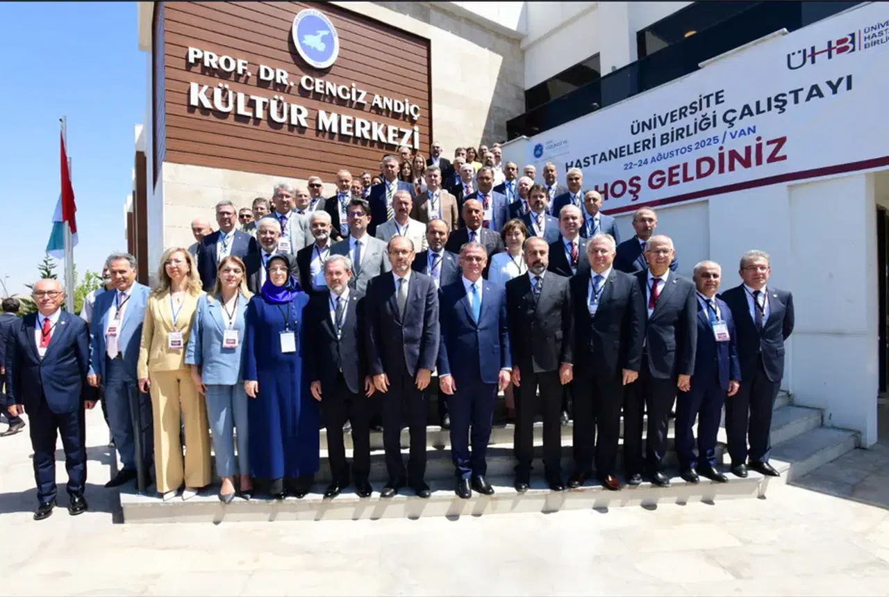 Rektör Kibar Üniversite Hastaneler Birliği Çalıştayında