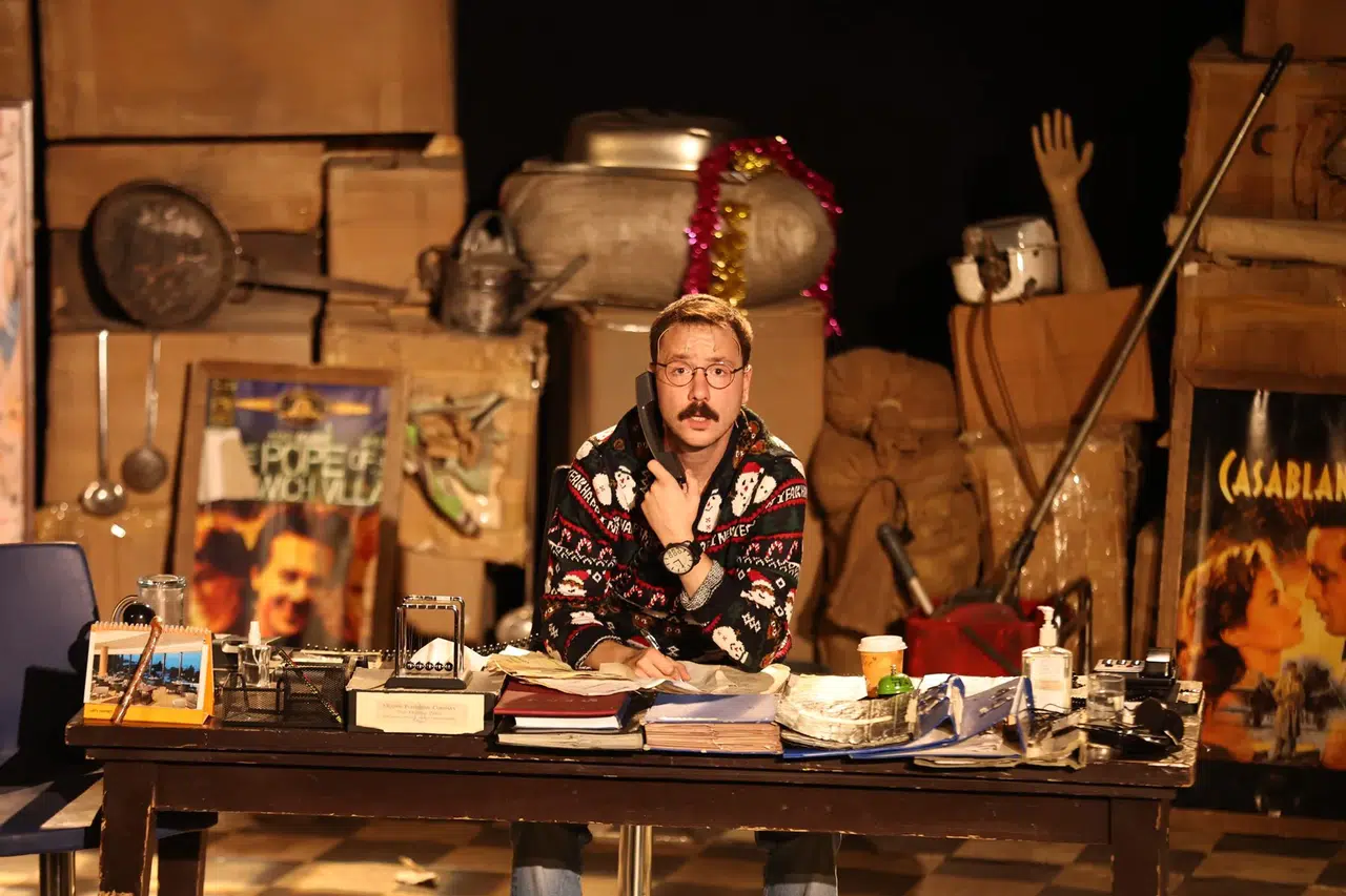 Tiyatro severleri heyecana boğan performans