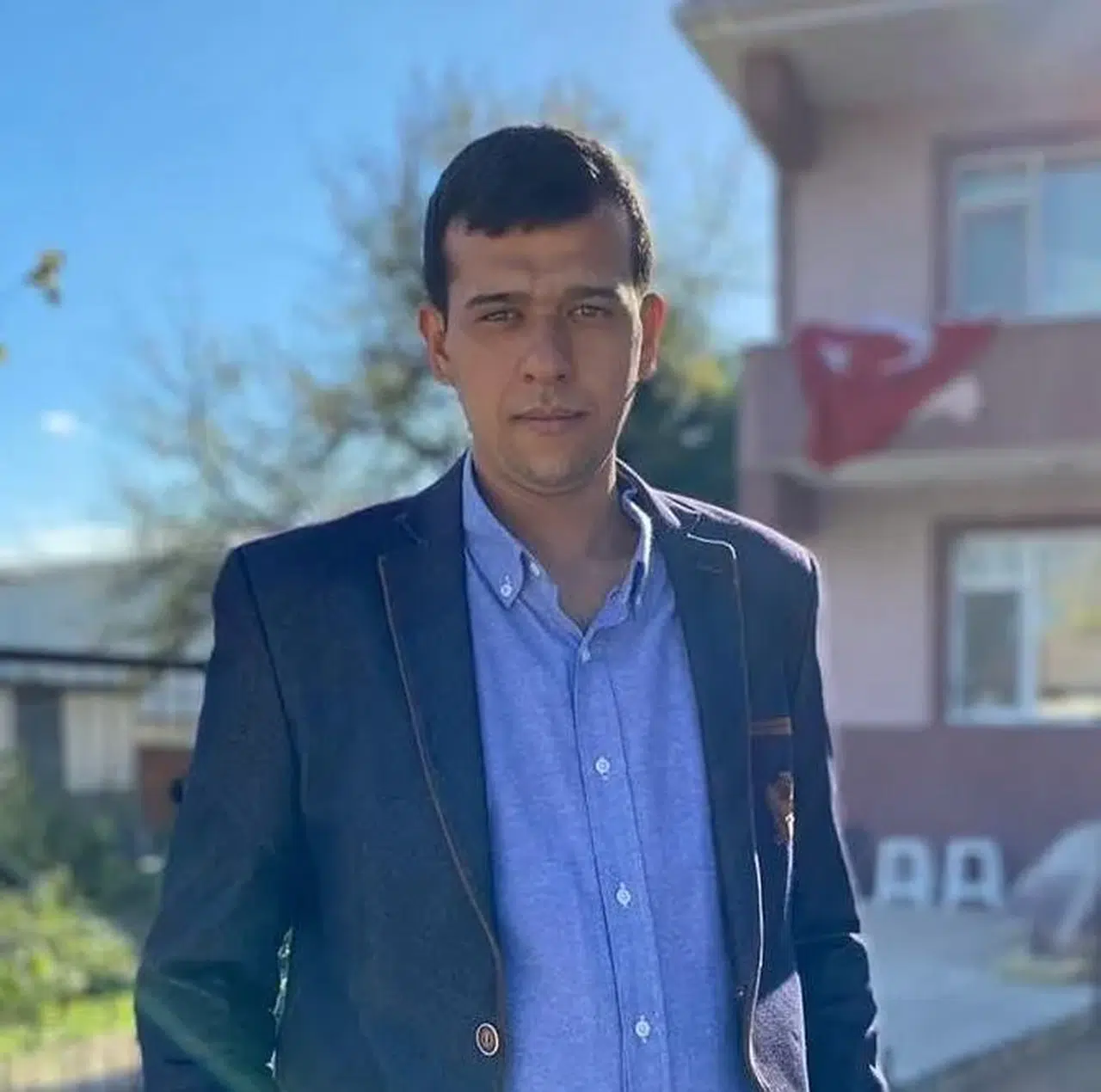 Genç adam tüfekle kendini vurdu