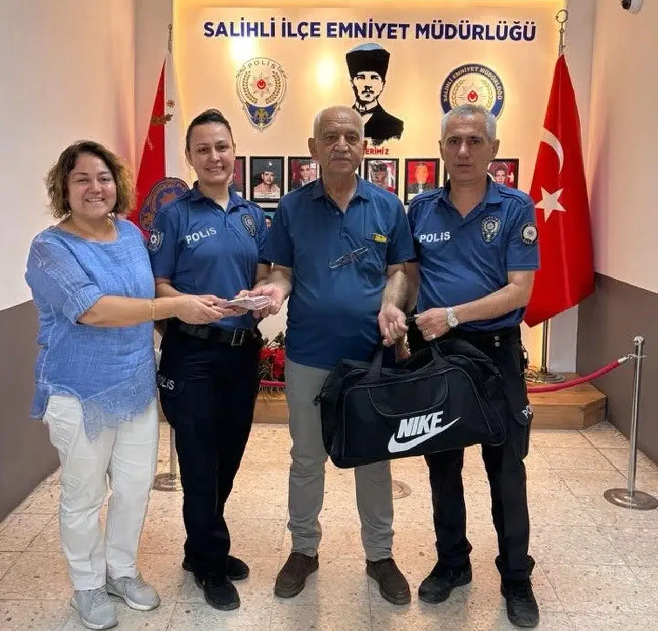 Manisa'da genç kadından örnek davranış